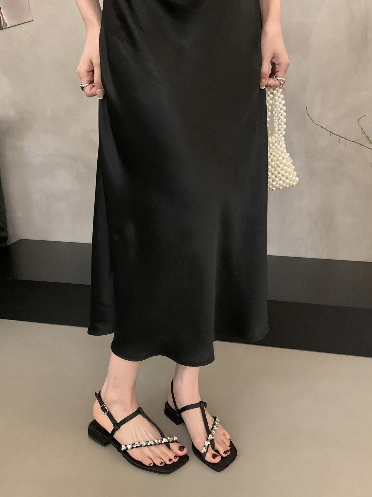 French low-heeled rhinestone sandals fairy shoes 2025 new summer gentle temperament with skirt toe Roman shoes 35
French low-heeled rhinestone sandals fairy shoes 2025 new summer gentle temperament with skirt toe Roman shoes 35