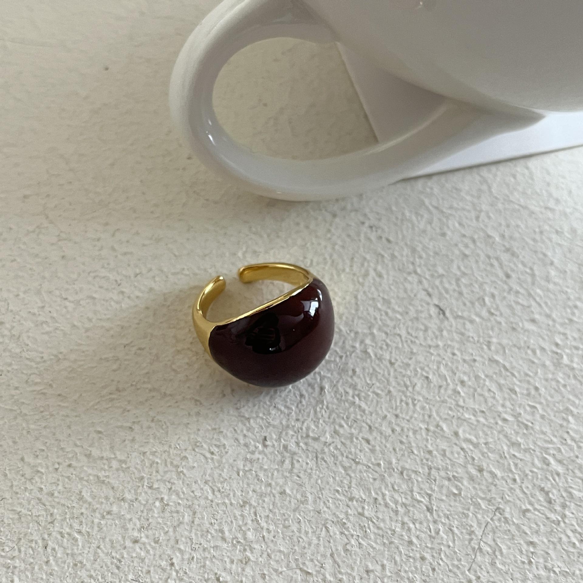 Four Seasons Vintage Style Enamel Chocolate Caramel Ring – Adjustable Round Design золотий
Four Seasons Vintage Style Enamel Chocolate Caramel Ring – Adjustable Round Design золотий