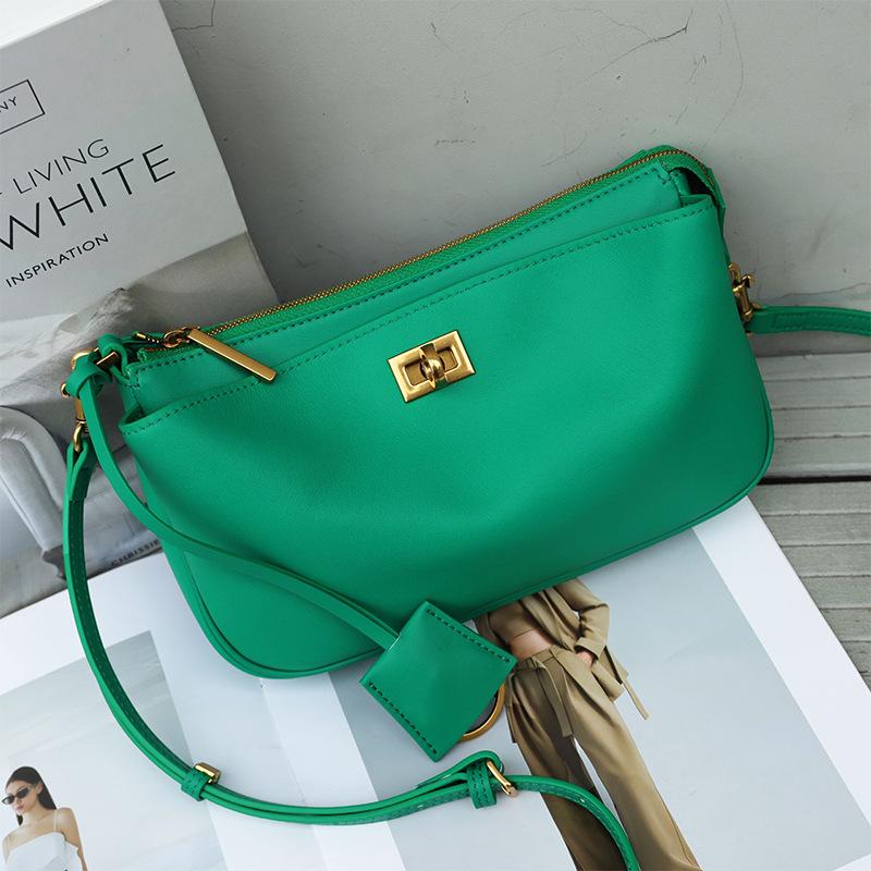 2025 Versatile Genuine Leather Mini Mahjong Shoulder Bag for Women 23*5*14CM
2025 Versatile Genuine Leather Mini Mahjong Shoulder Bag for Women 23*5*14CM