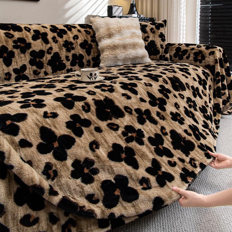 Luxurious Plush Winter-Style Thickened Leather Sofa Cover 45x45cm Pillowcase (no fill)
Luxurious Plush Winter-Style Thickened Leather Sofa Cover 45x45cm Pillowcase (no fill)