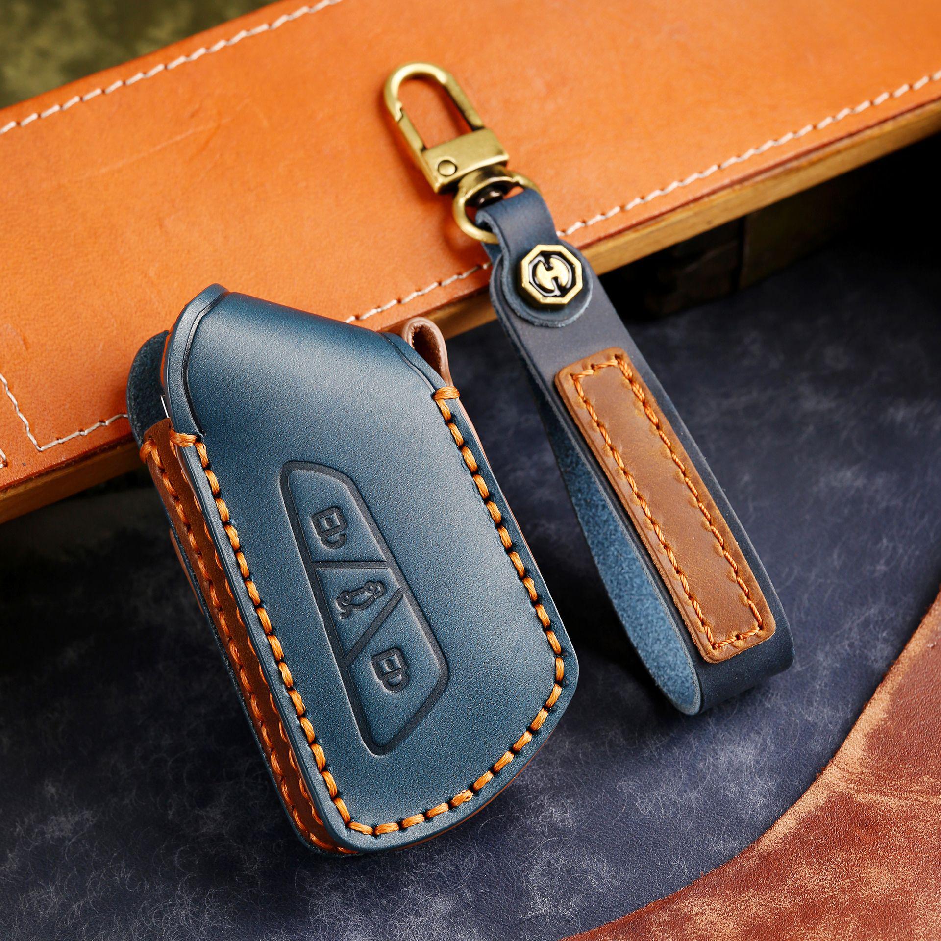 Volkswagen Golf 8 Leather Key Cover - Fits Tuon, Lanjing, Lingdu, ID3, ID4. коричневый
Volkswagen Golf 8 Leather Key Cover - Fits Tuon, Lanjing, Lingdu, ID3, ID4. коричневый