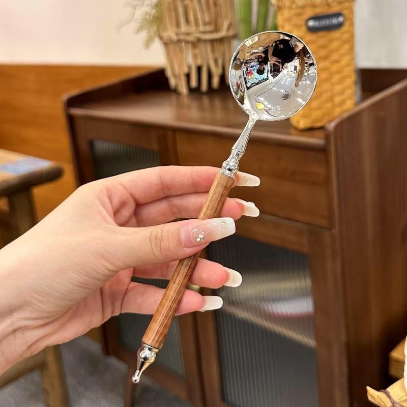 Ложки из нержавеющей стали в стиле ретро с деревянными ручками для супа, западной кухни, риса, пасты и десерта Water throw серебряный
Ложки из нержавеющей стали в стиле ретро с деревянными ручками для супа, западной кухни, риса, пасты и десерта Water throw серебряный