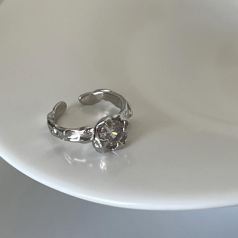 Geometric Beautifully Crafted Copper Ring With Irregular Zircon Design For Women Fashionistas J3141
Geometric Beautifully Crafted Copper Ring With Irregular Zircon Design For Women Fashionistas J3141