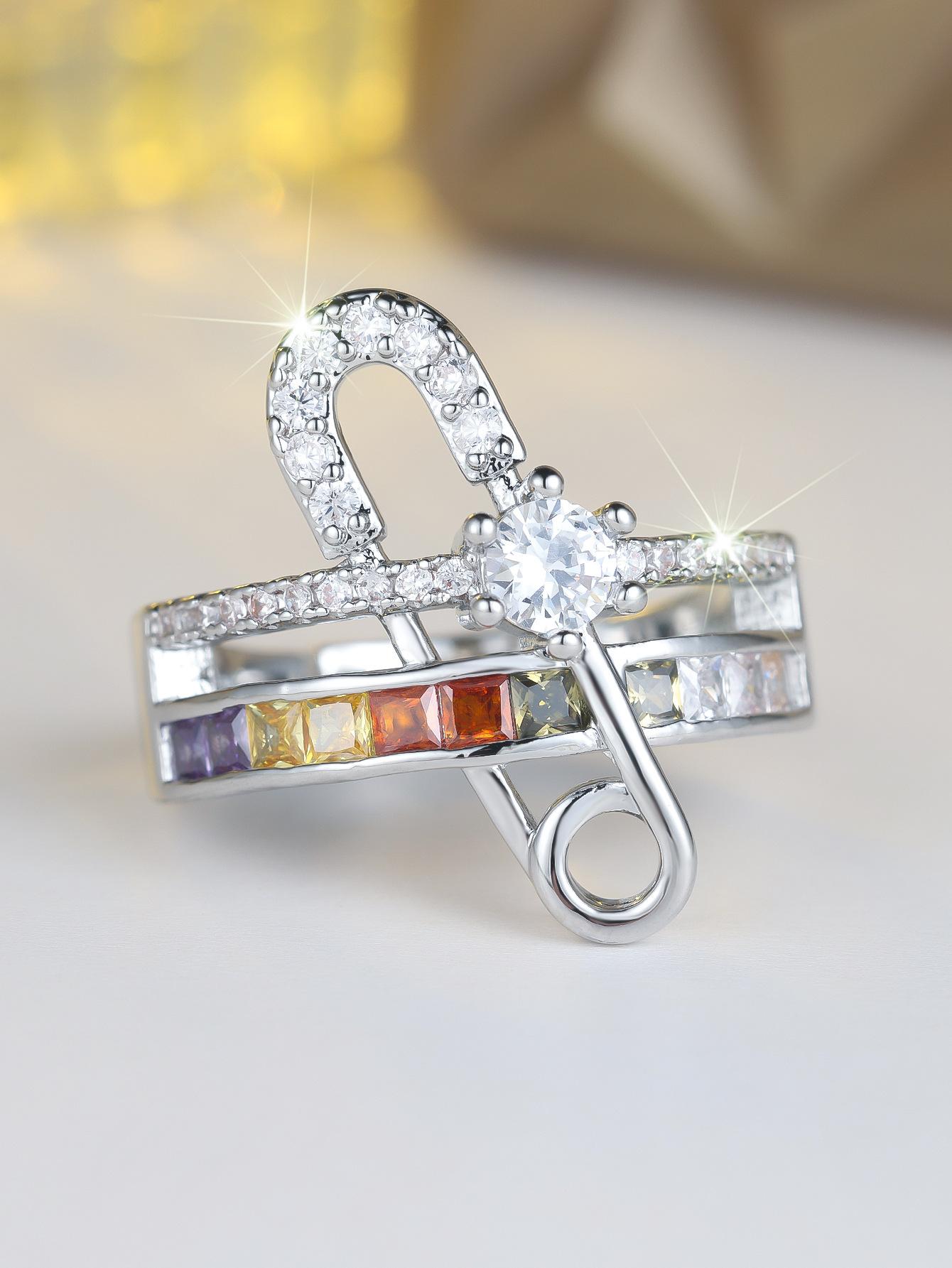 The main push is full of diamonds, open rings, paperclip rings, gorgeous atmosphere, exquisite and elegant jewelry.
The main push is full of diamonds, open rings, paperclip rings, gorgeous atmosphere, exquisite and elegant jewelry.