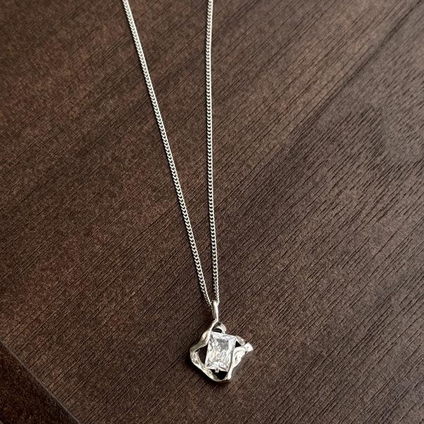 ANENJERY Нерегулярне квадратне намисто з циркону для жінок. Вишуканий дизайн високого класу. Темпераментний ланцюжок для ключиці. Подарунки золотий
ANENJERY Нерегулярне квадратне намисто з циркону для жінок. Вишуканий дизайн високого класу. Темпераментний ланцюжок для ключиці. Подарунки золотий