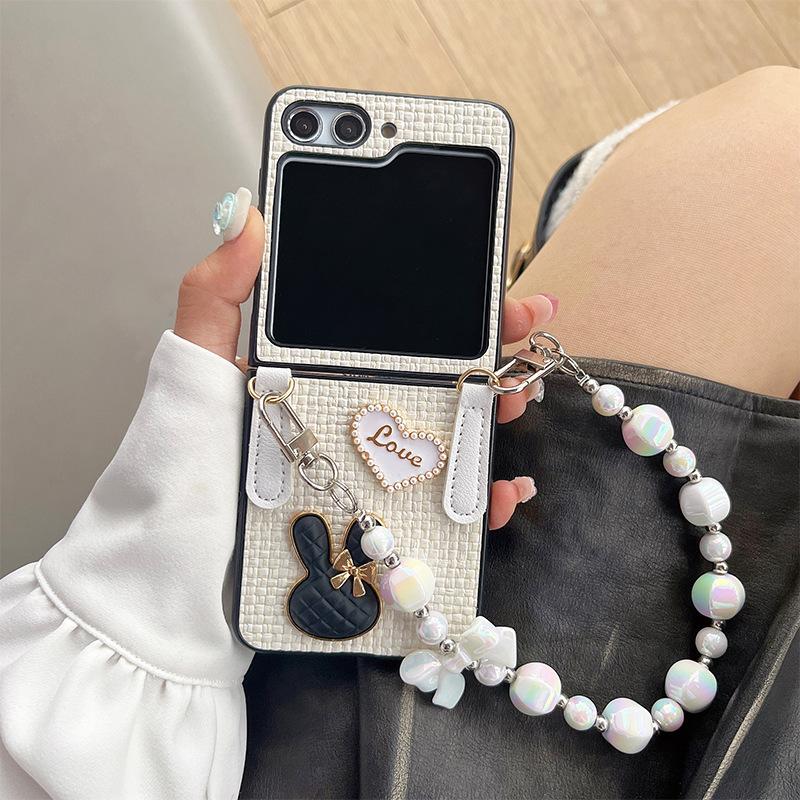 For Samsung Z Flip5 Flip Cover, ZFold4 Colorful Bead Handle Chain with Small Rabbit Heart Design For Huawei Pocket2
For Samsung Z Flip5 Flip Cover, ZFold4 Colorful Bead Handle Chain with Small Rabbit Heart Design For Huawei Pocket2