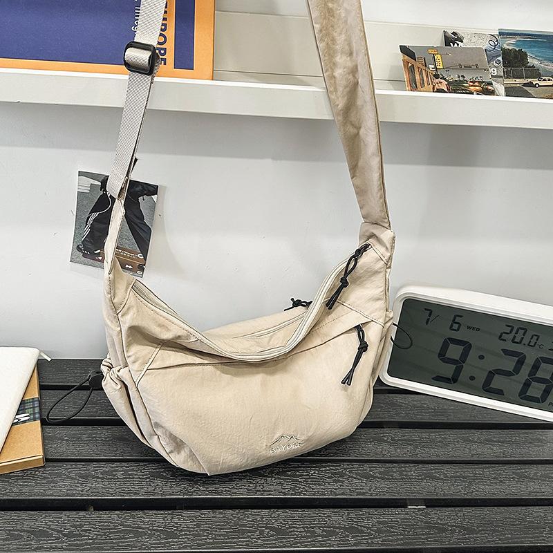 Lightweight Messenger Bag Women S Casual Versatile Class Commute Crescent Moon Dumpling Bag Nylon Shoulder Bag
Lightweight Messenger Bag Women S Casual Versatile Class Commute Crescent Moon Dumpling Bag Nylon Shoulder Bag