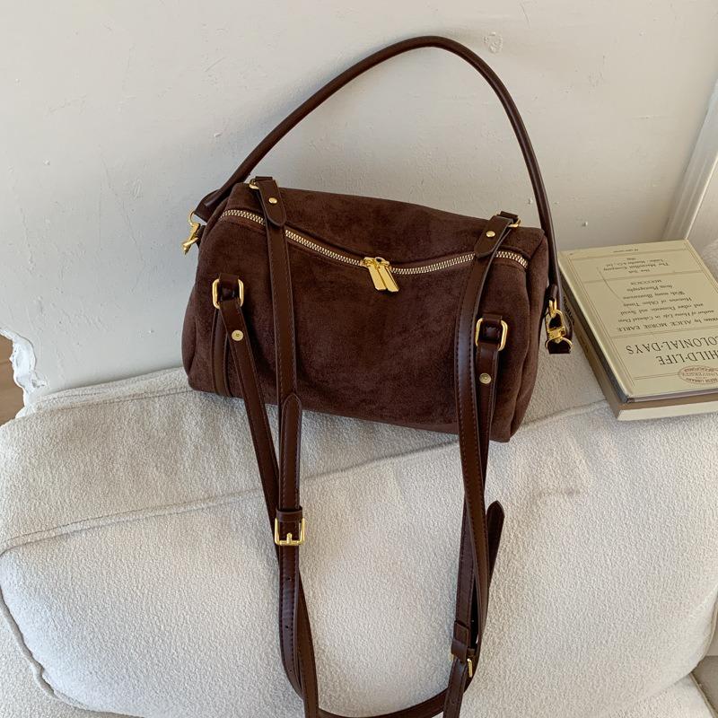 Autumn new handbag niche simple fashionable shoulder bag commuter baguette bag women
Autumn new handbag niche simple fashionable shoulder bag commuter baguette bag women