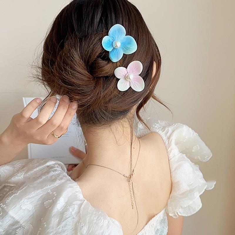 Simple and gradual change color flower pearl hairpin female sweet fashion versatile duck bill clip temperament headgear hair accessories advanced
Simple and gradual change color flower pearl hairpin female sweet fashion versatile duck bill clip temperament headgear hair accessories advanced