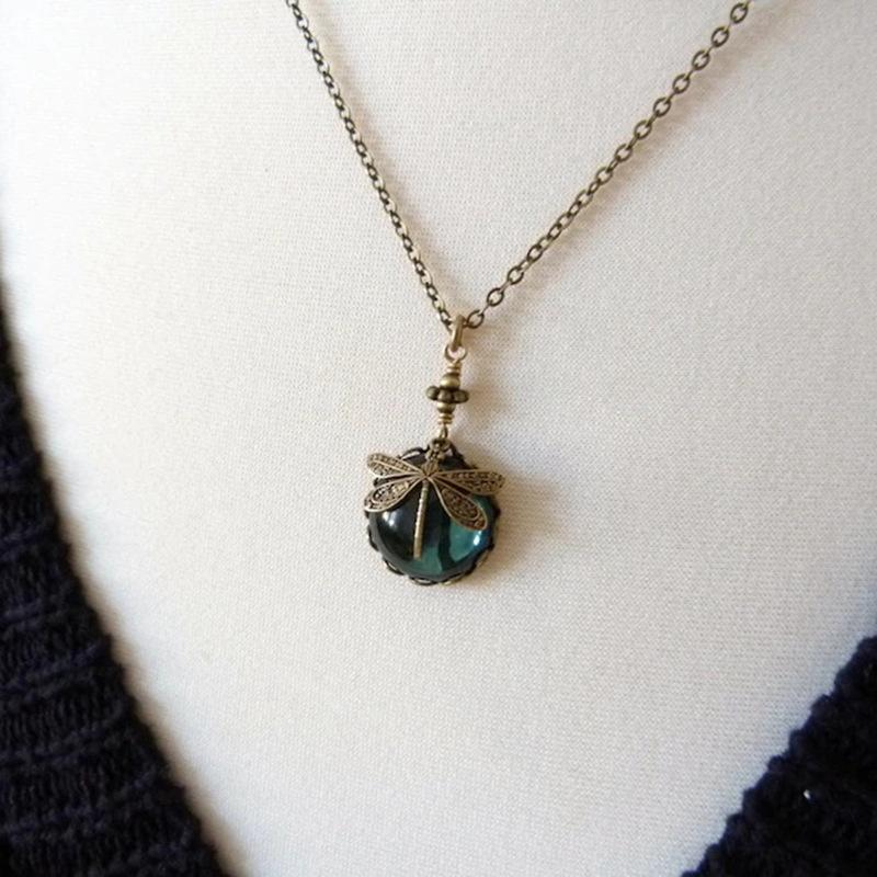 1Pcs Carving Blue Stone Accessories Vintage Bronze Color Dragonfly Women Necklaces And Pendants A1
1Pcs Carving Blue Stone Accessories Vintage Bronze Color Dragonfly Women Necklaces And Pendants A1