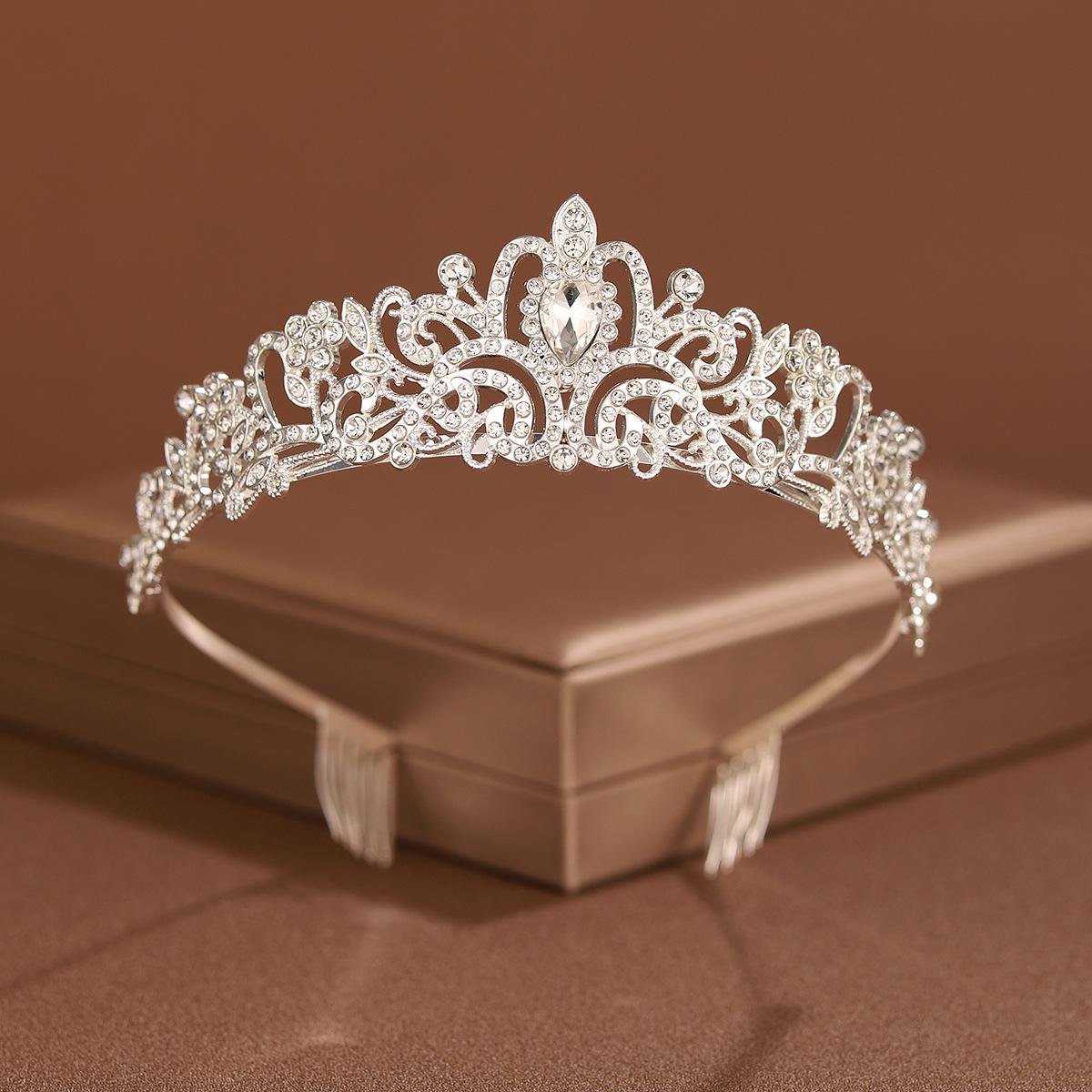 Bridal Headwear Silver-Colour Women s Classic Wedding Crown With Comb Girl Birthday Tiaras gift
Bridal Headwear Silver-Colour Women s Classic Wedding Crown With Comb Girl Birthday Tiaras gift