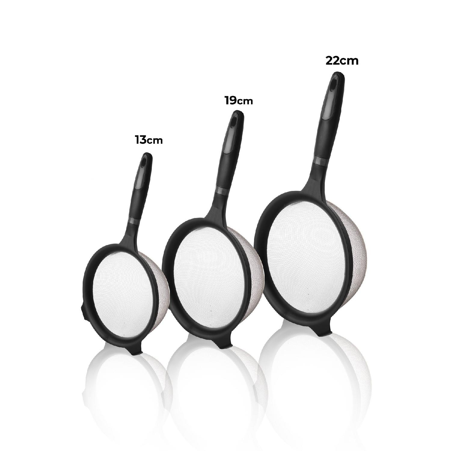 Professional 3-length Fine Wire Strainer Set 22cm-19cm-13cm - 3 Strainer That Can Be Attached To The Pot - Colander
Professional 3-length Fine Wire Strainer Set 22cm-19cm-13cm - 3 Strainer That Can Be Attached To The Pot - Colander