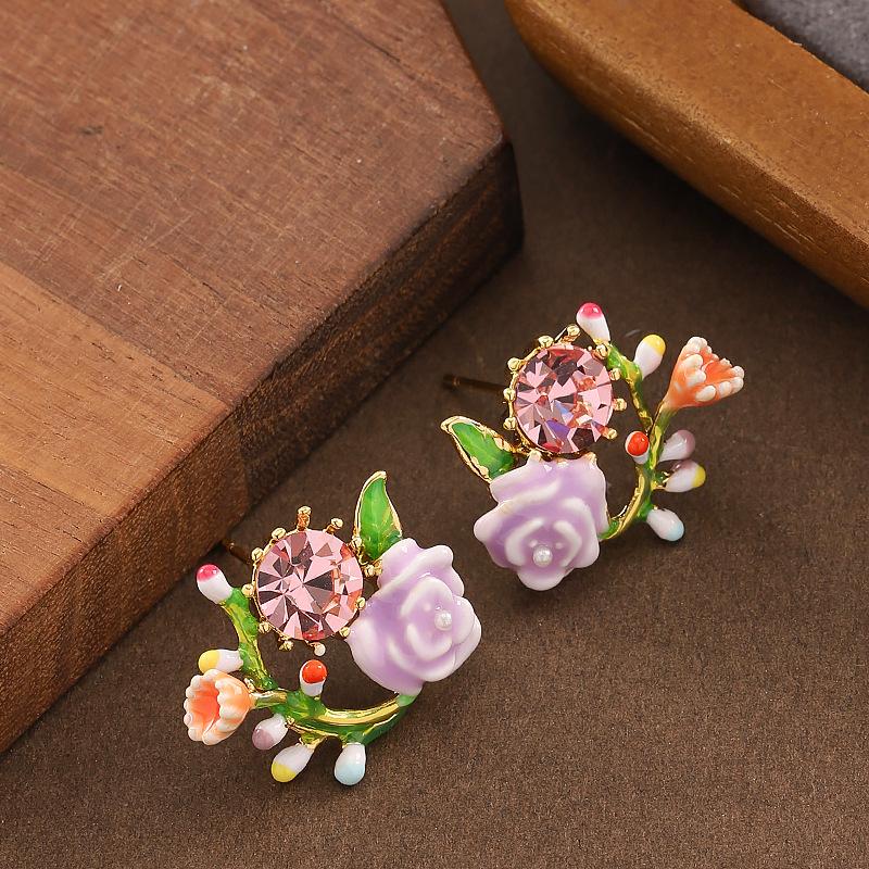 French retro personality small fragrance enamel drop glaze flower stud earrings light luxury niche temperament high-end earrings фіолетовий
French retro personality small fragrance enamel drop glaze flower stud earrings light luxury niche temperament high-end earrings фіолетовий