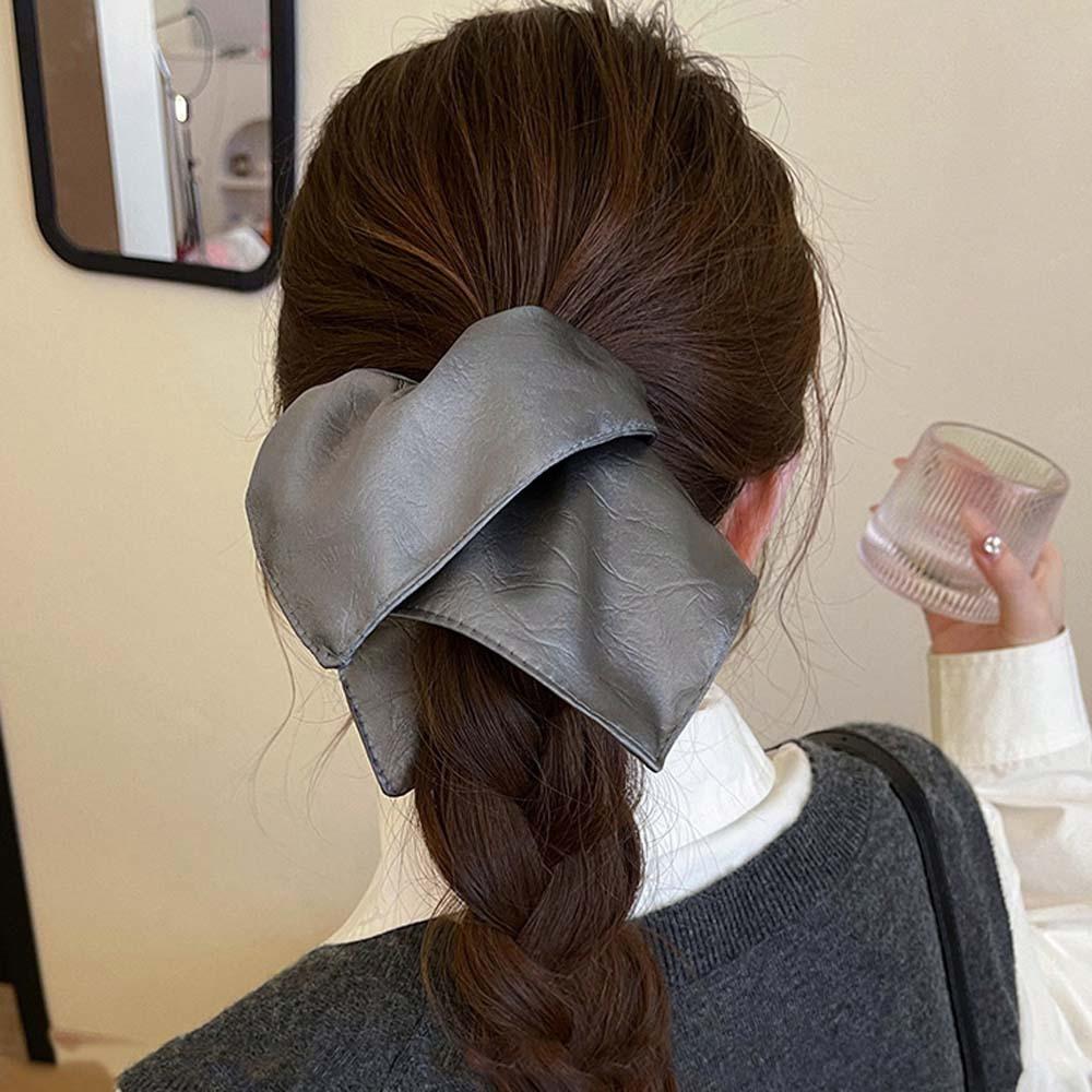 Pleated Soft PU Scrunchies Elastic Large Intestine Hair Ring Square Leather Hair Tie Gifts сірий
Pleated Soft PU Scrunchies Elastic Large Intestine Hair Ring Square Leather Hair Tie Gifts сірий