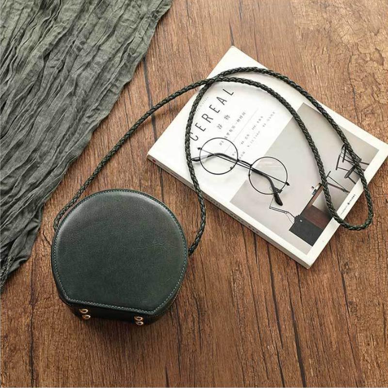 Простая маленькая круглая сумка Johnature из натуральной кожи, женские сумки из натуральной яловой кожи на плечо и через плечо
Простая маленькая круглая сумка Johnature из натуральной кожи, женские сумки из натуральной яловой кожи на плечо и через плечо