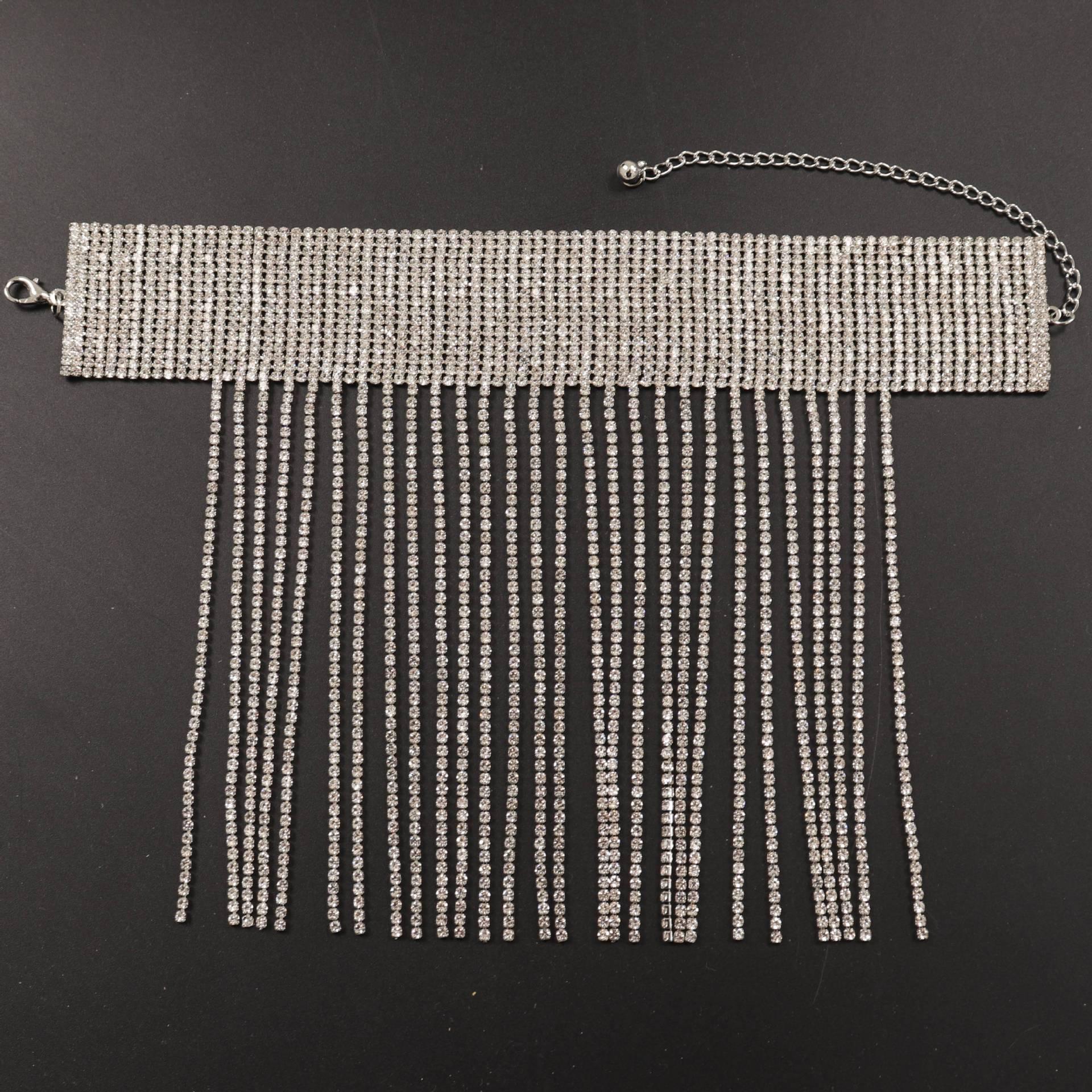 Преувеличенное европейское и американское блестящее бриллиантовое ножное украшение с кисточкой для модных высоких каблуков серебряный
Преувеличенное европейское и американское блестящее бриллиантовое ножное украшение с кисточкой для модных высоких каблуков серебряный