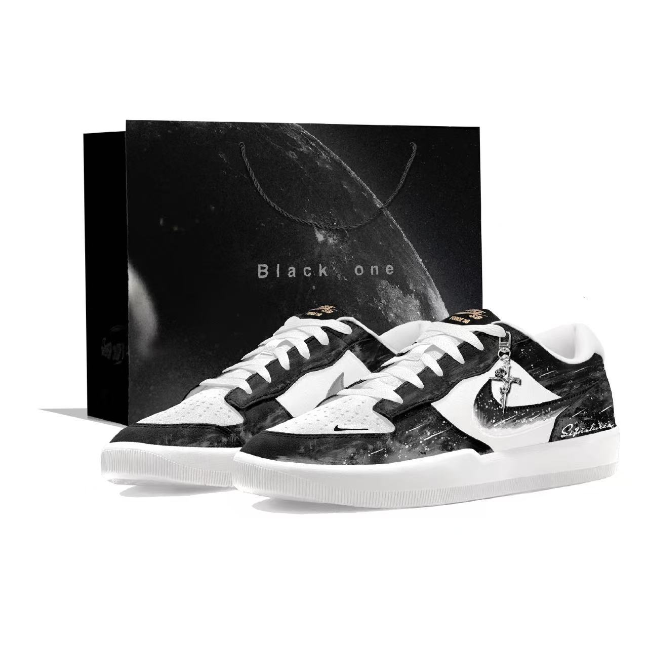 Nike SB Force 58 Ink Creek Flying Star Suede Abrasion Resistant Slip Resistant Low top Skateboard Shoes Men s Black DV5477-012(Team2101--SBOX) 41
Nike SB Force 58 Ink Creek Flying Star Suede Abrasion Resistant Slip Resistant Low top Skateboard Shoes Men s Black DV5477-012(Team2101--SBOX) 41