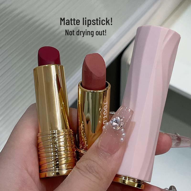 Toot Dodo~Qianzhuang Chuchu Matte Lipstick, Non-Transfer, Daily Nude Makeup for Autumn & Winter
Toot Dodo~Qianzhuang Chuchu Matte Lipstick, Non-Transfer, Daily Nude Makeup for Autumn & Winter
