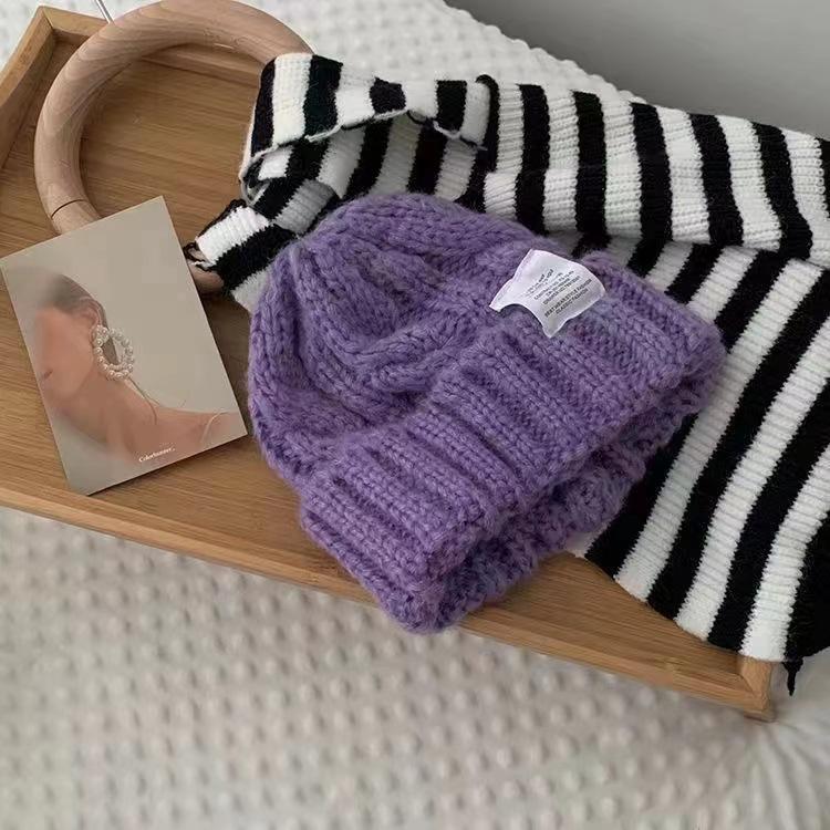 Зимний день Теплая шапка Женская вязаная шапка с косами Универсальная уличная шапка-пуловер Подчеркивает лицо Маленькая Студенческая Осенне-зимний тренд Вязаная шапка
Зимний день Теплая шапка Женская вязаная шапка с косами Универсальная уличная шапка-пуловер Подчеркивает лицо Маленькая Студенческая Осенне-зимний тренд Вязаная шапка