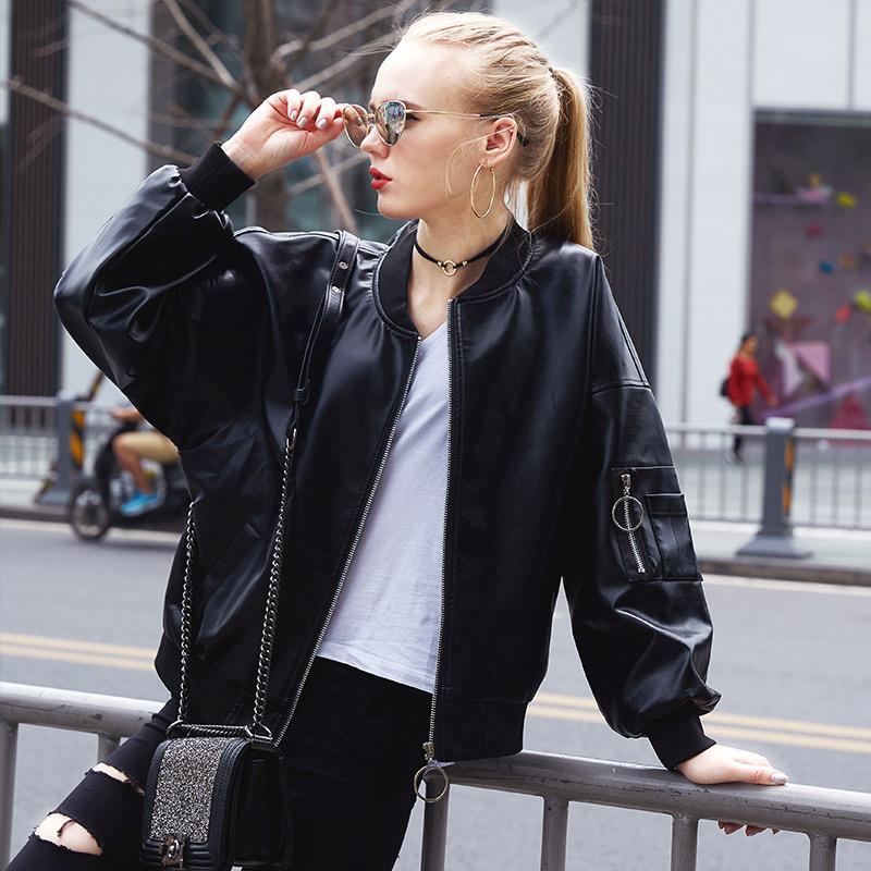 Кожаная куртка женская осенняя новая стильная свободная повседневная бейсбольная форма куртка из искусственной кожи корейский стиль студенческая красивая XL чёрный
Кожаная куртка женская осенняя новая стильная свободная повседневная бейсбольная форма куртка из искусственной кожи корейский стиль студенческая красивая XL чёрный