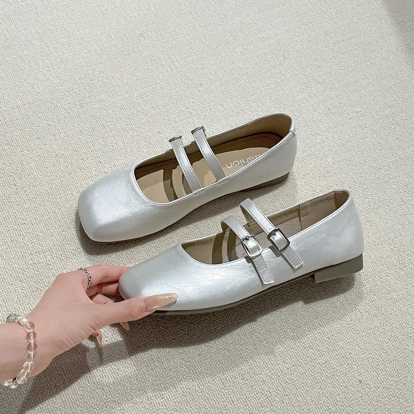 Silver square head French flat bottom light mouth inner height increase single shoes women s summer 2025 new with skirt retro Mary Jane shoes 35 бежевый
Silver square head French flat bottom light mouth inner height increase single shoes women s summer 2025 new with skirt retro Mary Jane shoes 35 бежевый