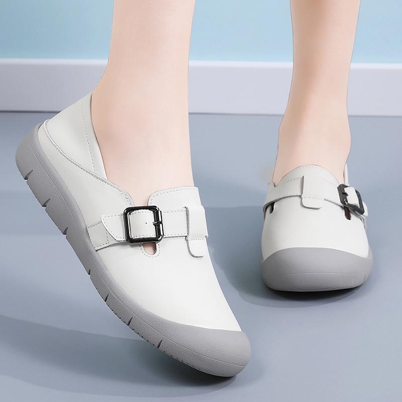 One pedal, small leather shoes, women s flat-soled autumn board shoes, casual soft soles, and two white shoes. 40
One pedal, small leather shoes, women s flat-soled autumn board shoes, casual soft soles, and two white shoes. 40