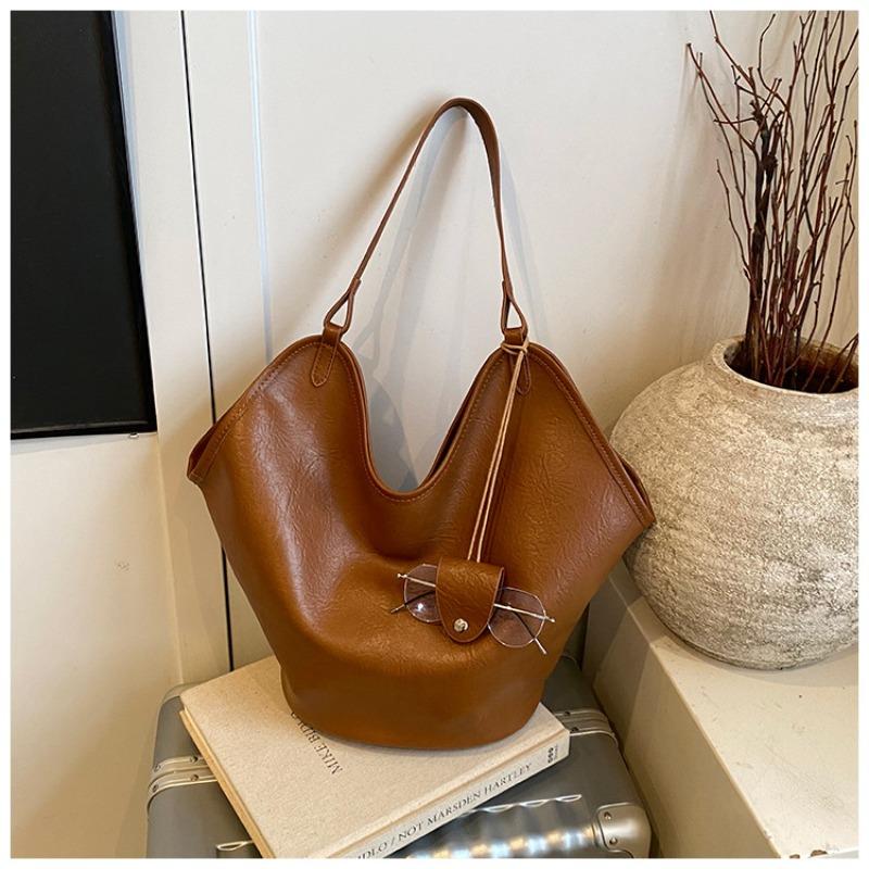 Retro bag women s large-capacity new autumn and winter versatile shoulder underarm mother bag commuter tote bag коричневый
Retro bag women s large-capacity new autumn and winter versatile shoulder underarm mother bag commuter tote bag коричневый