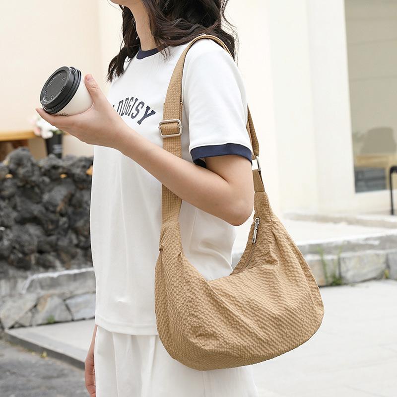 Solid Nylon Zipper Youth Women s Shoulder Bags Large Capacity Casual Crossbody Bags 2025 Hot Sale Basic Style Bags for Women хакі
Solid Nylon Zipper Youth Women s Shoulder Bags Large Capacity Casual Crossbody Bags 2025 Hot Sale Basic Style Bags for Women хакі