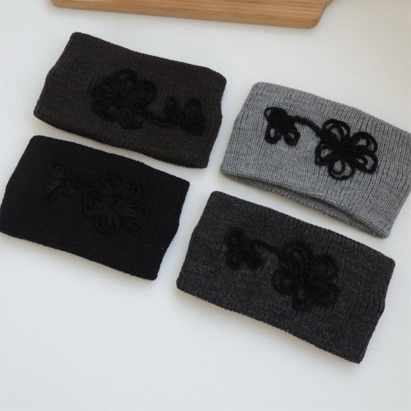 Women s Flower Design Knit Wide Style brown
Women s Flower Design Knit Wide Style brown