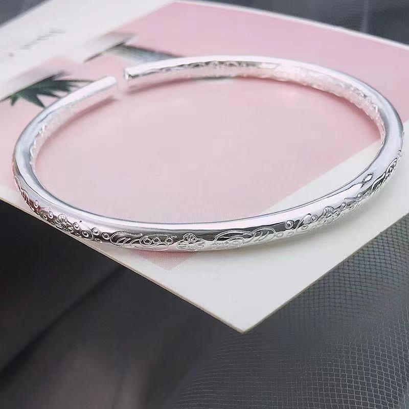 Bohemian White Copper Silver-Plated Beach Style Bangle - Romantic Fashion Bracelet for Women, Ideal Birthday Gift
Bohemian White Copper Silver-Plated Beach Style Bangle - Romantic Fashion Bracelet for Women, Ideal Birthday Gift