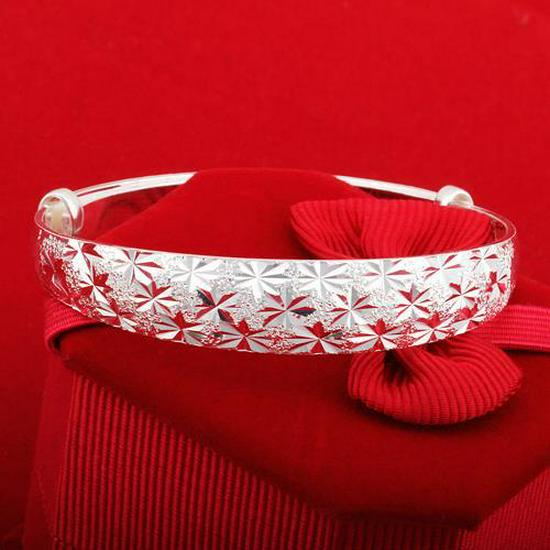 999 Sterling Silver Women s Star Bangle: Unset Solid Push-Pull Design, Perfect Gift for Mom. 20g Bangle (990 stamp)
999 Sterling Silver Women s Star Bangle: Unset Solid Push-Pull Design, Perfect Gift for Mom. 20g Bangle (990 stamp)