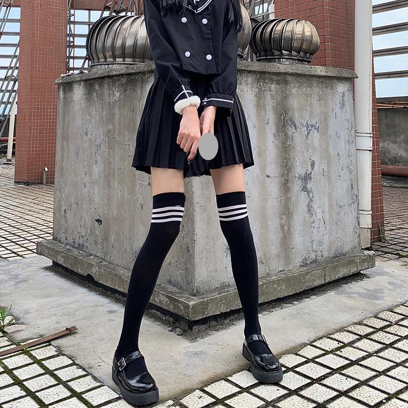Velvet Black Three-Stripe Long Knee-High Socks for Women - Spring & Autumn Style One Size
Velvet Black Three-Stripe Long Knee-High Socks for Women - Spring & Autumn Style One Size