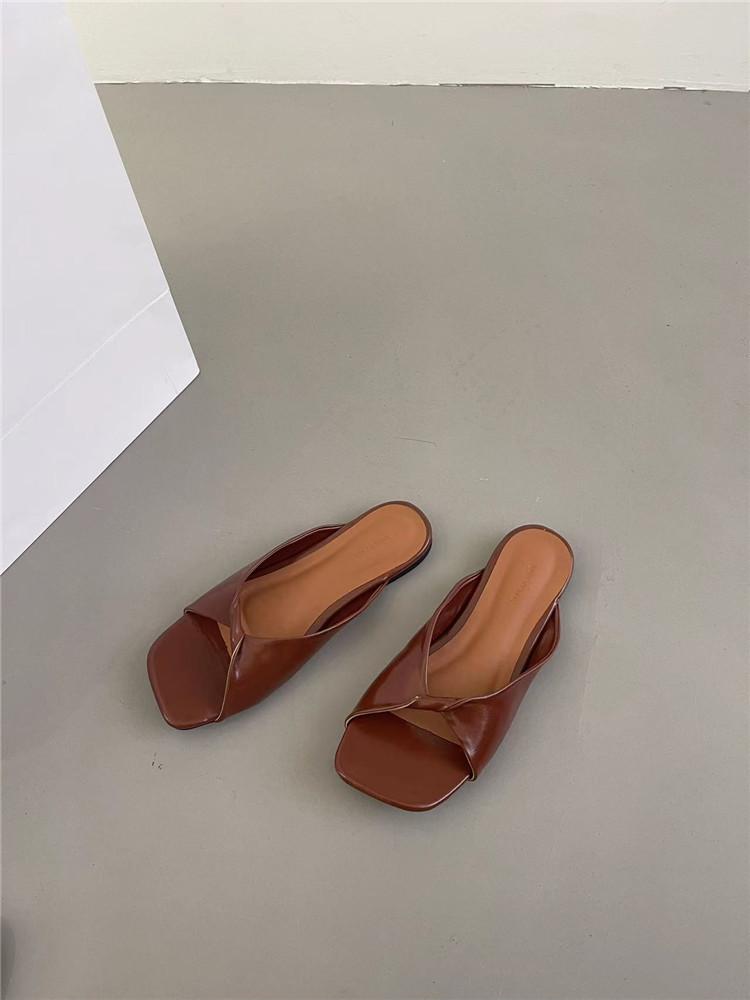 Популярные модные сандалии на плоской подошве женская обувь лето 2025 новая корейская версия ретро-дизайн нишевый узел-скрутка полушлепки 35
Популярные модные сандалии на плоской подошве женская обувь лето 2025 новая корейская версия ретро-дизайн нишевый узел-скрутка полушлепки 35