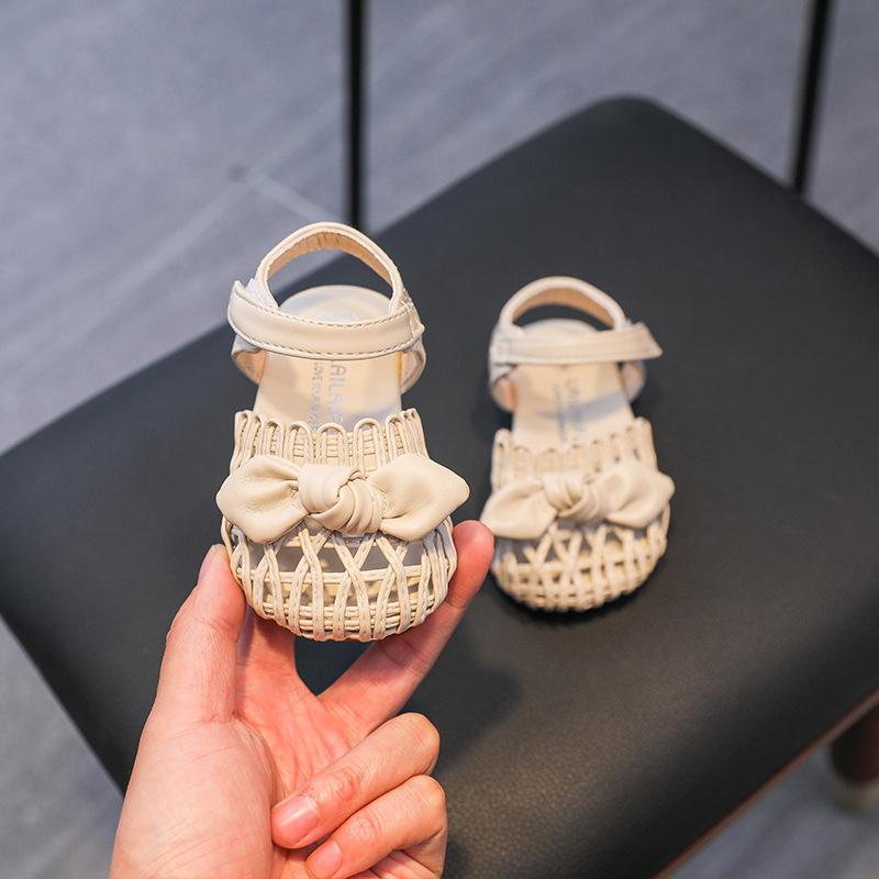 Toddler princess shoes for baby learning to walk1-5Soft-soled girls autumn non-slip magic tape leather shoes, Korean style, breathable, black3 15Inner Length12.5cm бежевый
Toddler princess shoes for baby learning to walk1-5Soft-soled girls autumn non-slip magic tape leather shoes, Korean style, breathable, black3 15Inner Length12.5cm бежевый