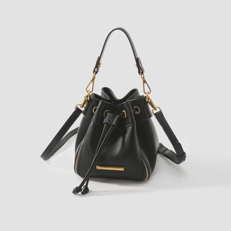 Genuine Leather Contrast Color Bucket Bag - Trendy 2026 Crossbody Handbag for Women
Genuine Leather Contrast Color Bucket Bag - Trendy 2026 Crossbody Handbag for Women