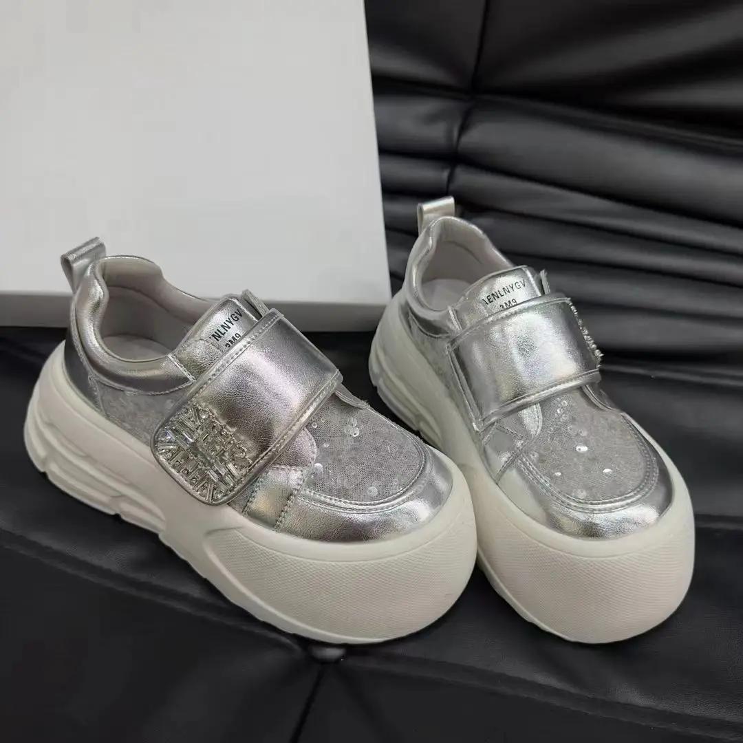 Новые женские вулканизированные туфли повседневные спортивные туфли толстая подошва со стразами однотонные женские туфли с плоским дном круглый носок низкие туфли 40
Новые женские вулканизированные туфли повседневные спортивные туфли толстая подошва со стразами однотонные женские туфли с плоским дном круглый носок низкие туфли 40