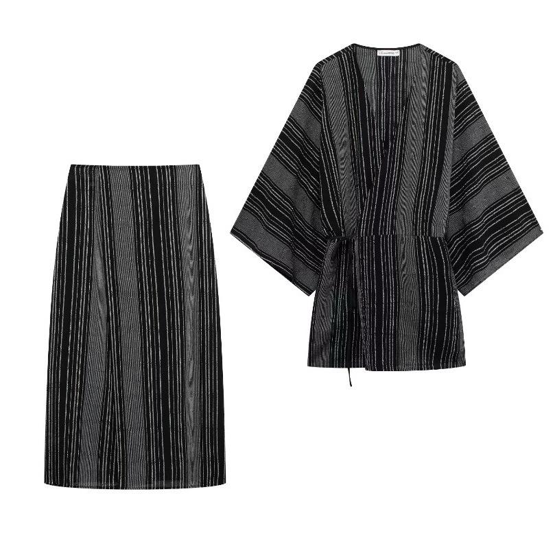 TAOP&ZA Women s Embroidered Stripe Kimono Jacket & High Waist Midi Skirt Set - Early Spring Collection XS
TAOP&ZA Women s Embroidered Stripe Kimono Jacket & High Waist Midi Skirt Set - Early Spring Collection XS