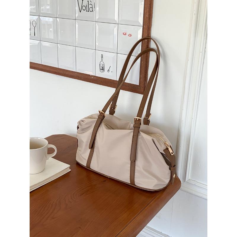 Nylon shoulder bag large capacity women s simple versatile underarm bag women s fashion splicing niche design commuter women s bag абрикосовий
Nylon shoulder bag large capacity women s simple versatile underarm bag women s fashion splicing niche design commuter women s bag абрикосовий