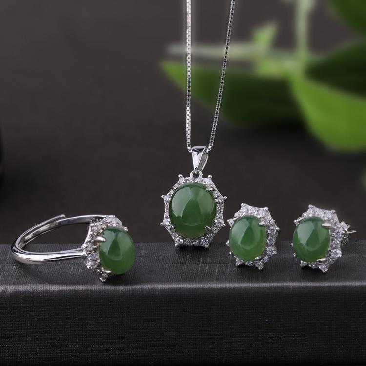 Certified 925 Silver Jade 3-Piece Set: Hetian Jasper Ring, Earrings & Pendant Necklace 925 Silver
Certified 925 Silver Jade 3-Piece Set: Hetian Jasper Ring, Earrings & Pendant Necklace 925 Silver