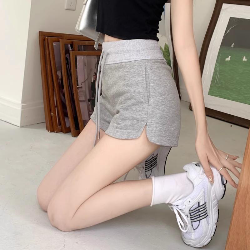 Women s Gray High-Waist A-Line Athletic Shorts—Slimming, Hip-Hugging, Wide-Leg Design for Summer M
Women s Gray High-Waist A-Line Athletic Shorts—Slimming, Hip-Hugging, Wide-Leg Design for Summer M