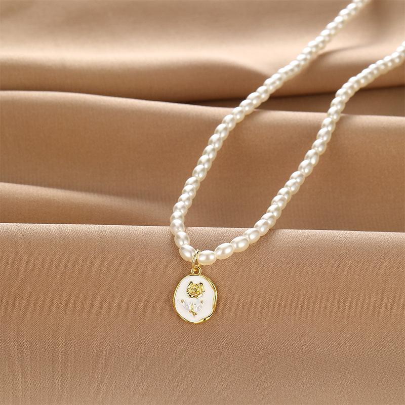 Light Luxury Design Pearl Necklace Women S High Sense Natural Simple Temperament Rose Fritillary Pendant Accessories
Light Luxury Design Pearl Necklace Women S High Sense Natural Simple Temperament Rose Fritillary Pendant Accessories