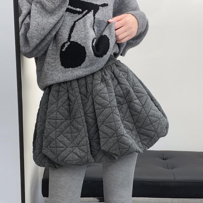 Korean Style Women s High Waist Padded A-line Skirt Pants for Autumn/Winter Extra Large
Korean Style Women s High Waist Padded A-line Skirt Pants for Autumn/Winter Extra Large