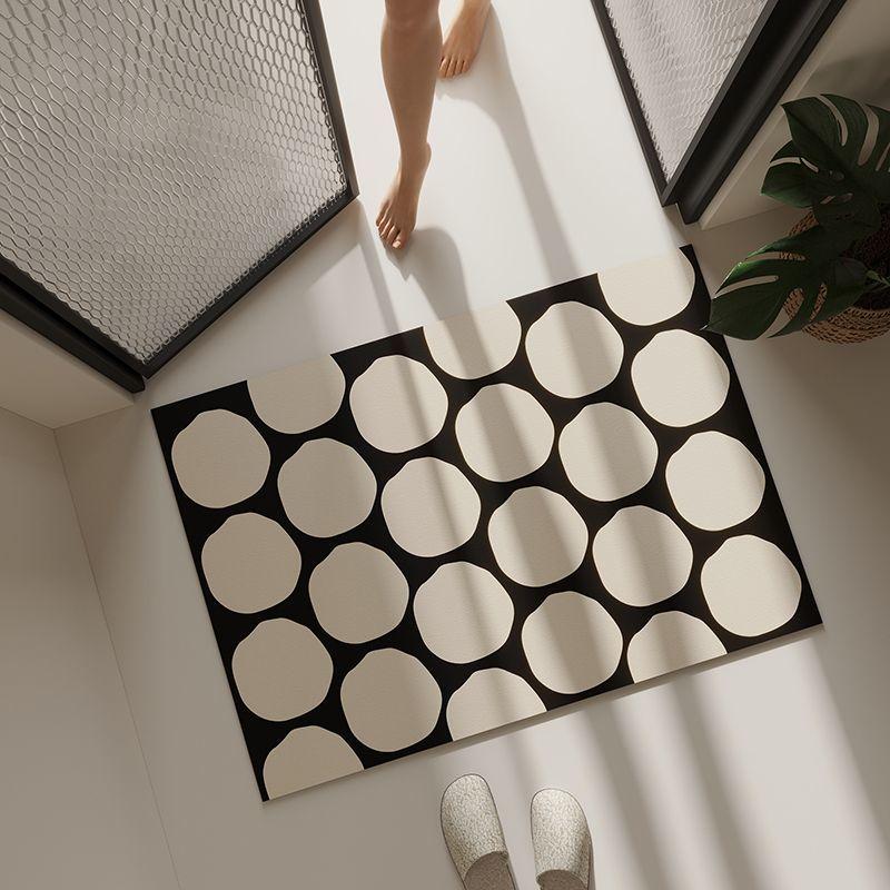 Light luxury high-end bathroom diatomaceous earth absorbent quick drying household bathroom door anti slip pad moisture-proof 40X60cm 15.7X23.6in
Light luxury high-end bathroom diatomaceous earth absorbent quick drying household bathroom door anti slip pad moisture-proof 40X60cm 15.7X23.6in