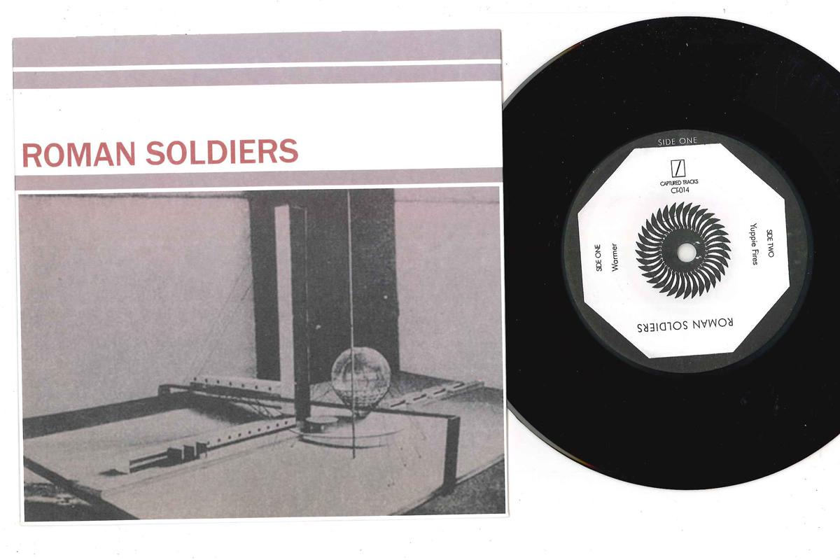 7inch Record ROMAN SOLDIERS - Roman Soldiers / Yuppie Fires CT014 Captured Tracks 2009 US Rock Used
7inch Record ROMAN SOLDIERS - Roman Soldiers / Yuppie Fires CT014 Captured Tracks 2009 US Rock Used