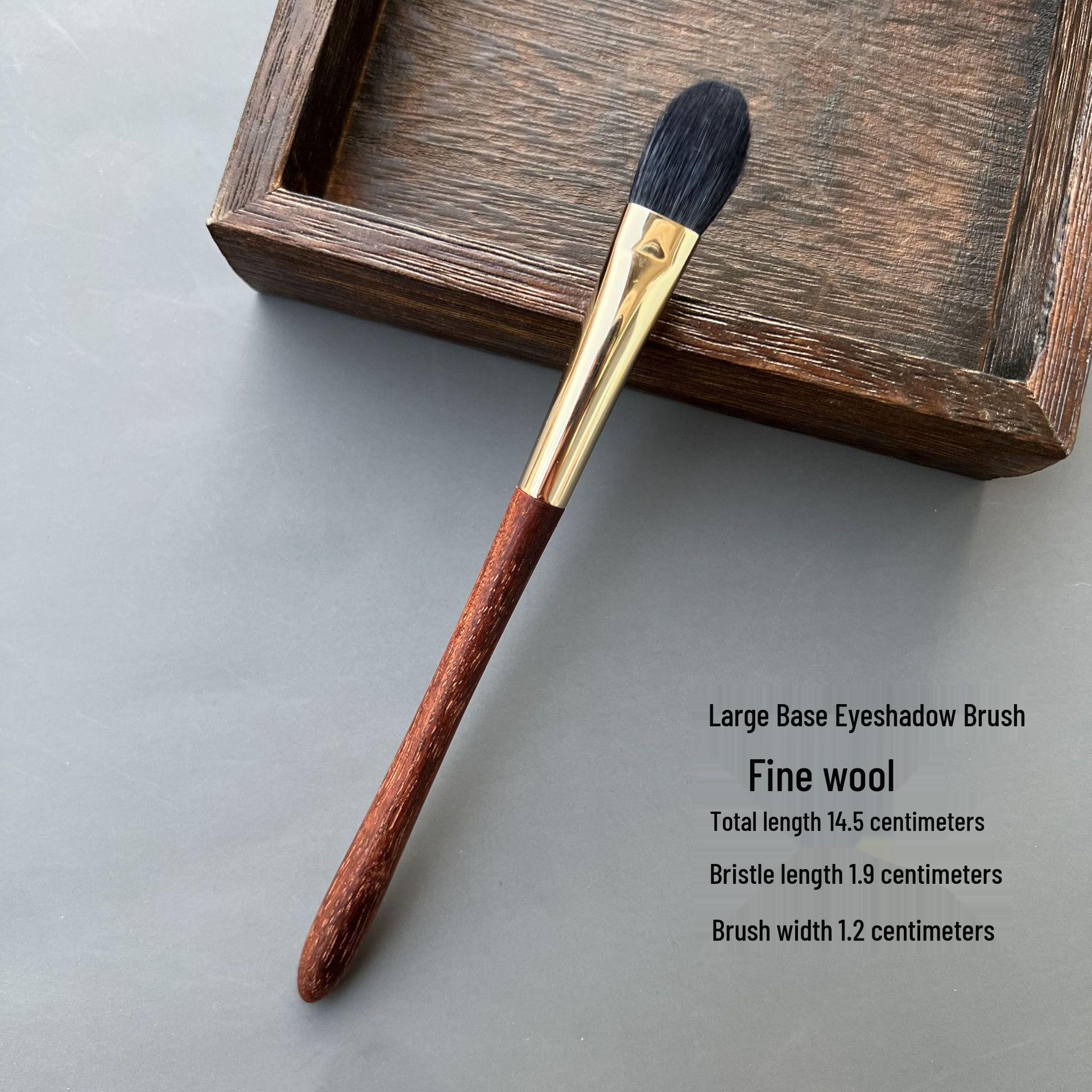Pearswood Fine-Tipped Wool Eyeshadow Brush: Large Blending and Medium Application with Soft Touch Flame Nose Design.
Pearswood Fine-Tipped Wool Eyeshadow Brush: Large Blending and Medium Application with Soft Touch Flame Nose Design.