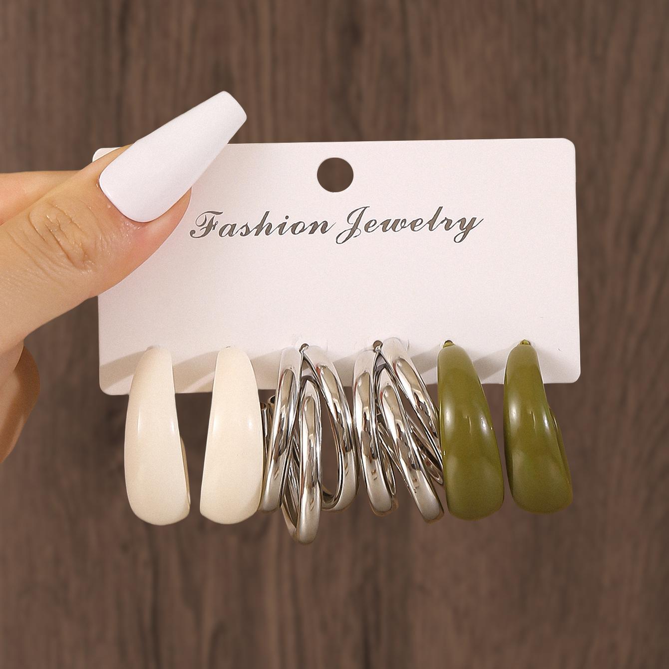 European and American alloy love pearl butterfly geometric C-shaped ear buckle creative personalized card earrings set 1 pair
European and American alloy love pearl butterfly geometric C-shaped ear buckle creative personalized card earrings set 1 pair