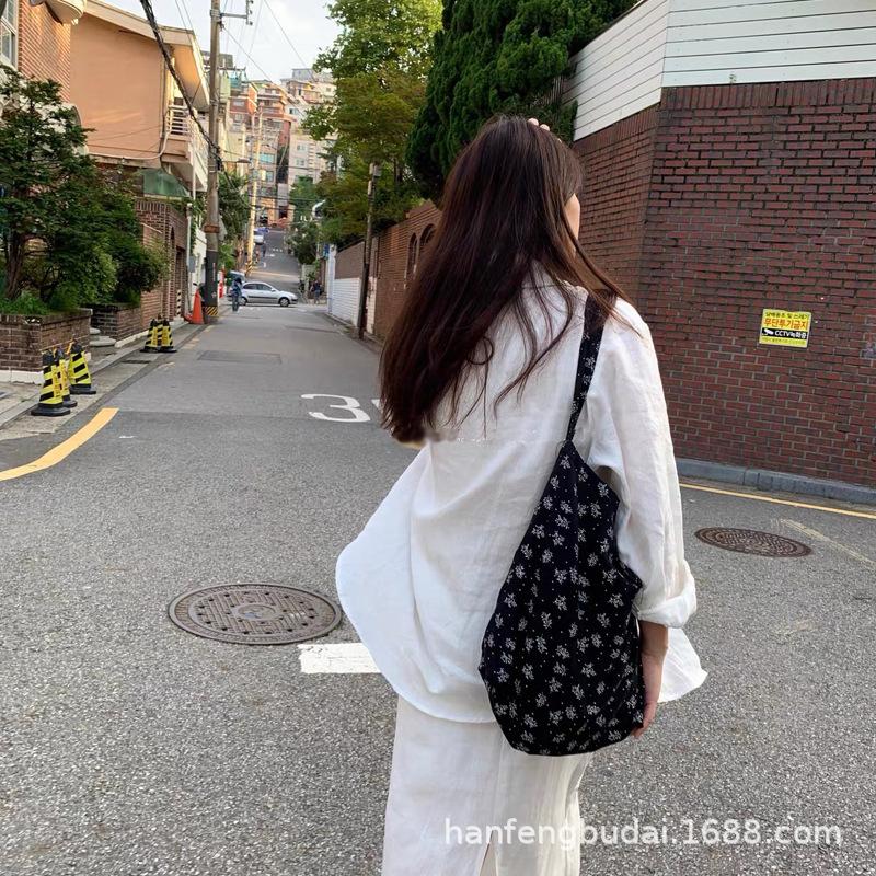 Japanese niche lazy cotton bag black elegant versatile large-capacity tote bag women s shoulder bag messenger bag
Japanese niche lazy cotton bag black elegant versatile large-capacity tote bag women s shoulder bag messenger bag