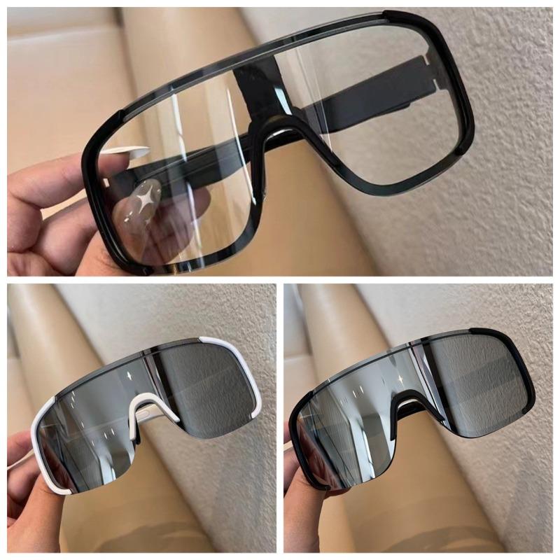 3pcs Unisex fashion glasses for Christmas, Halloween & holiday costumes.
3pcs Unisex fashion glasses for Christmas, Halloween & holiday costumes.