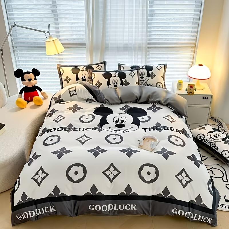 Bedding Three-Piece Set, Digital Printing Mickey Cartoon Series Double-Sided Printing Three-Piece Set 90*190
Bedding Three-Piece Set, Digital Printing Mickey Cartoon Series Double-Sided Printing Three-Piece Set 90*190