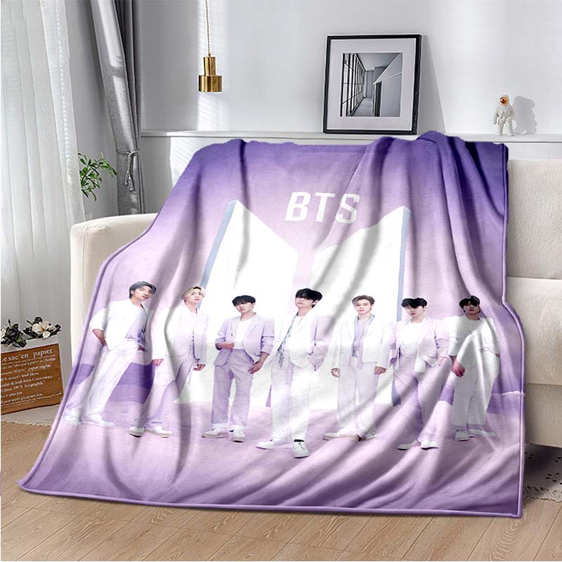 Найновіша K-pop ковдра з принтом Bangtan Boys, найновіша флісова плюшева ковдра, м яка тепла ковдра для дорослих та дітей, спальні, дивана, подарунок 75x90cm
Найновіша K-pop ковдра з принтом Bangtan Boys, найновіша флісова плюшева ковдра, м яка тепла ковдра для дорослих та дітей, спальні, дивана, подарунок 75x90cm